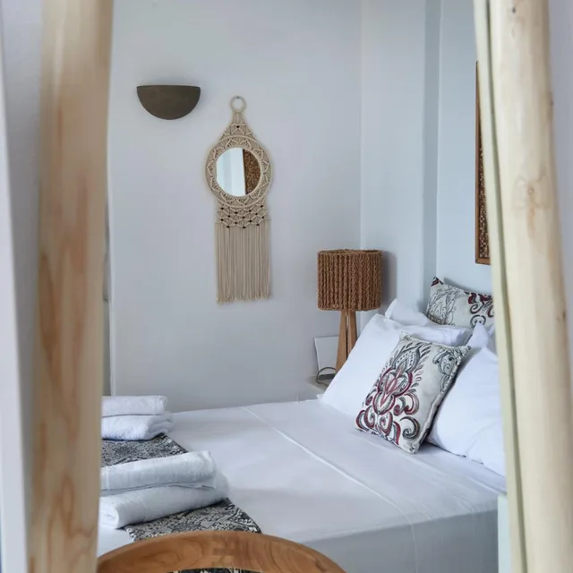 Cave, Deluxe, Sea View, Outdoor Jetted Tub، Mythic Paros 1/5