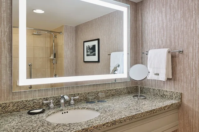 غرفة ديلوكس بسرير كوين، The Westin Westminster 2/3