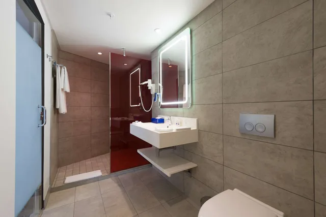 غرفة قياسية بسرير كينج، Park Inn By Radisson Libreville 6/6
