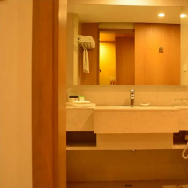 جناح بسرير كينج بمنطقة جلوس، HOLIDAY INN AMRITSAR RANJIT AVENUE 5/5