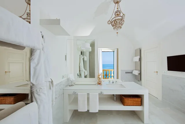 Lady Hamilton, Suite, Sea View, Hot Tub، BELLEVUE SYRENE 1/2