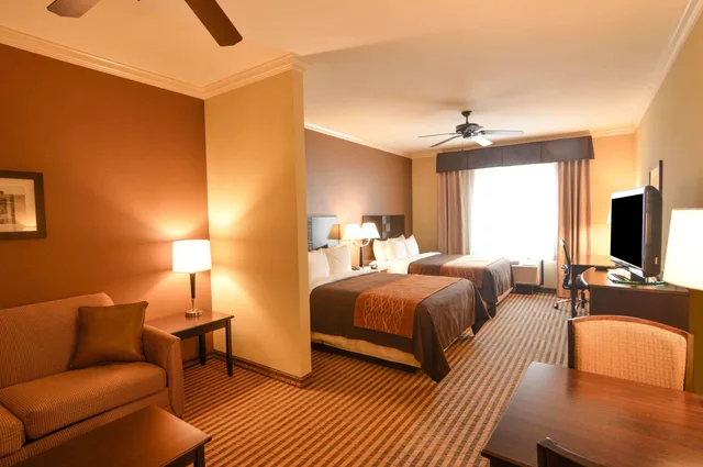 جناح بسريرين كوين لذوي الإعاقة، Comfort Inn and Suites Fort Worth Fossil Creek 1/4