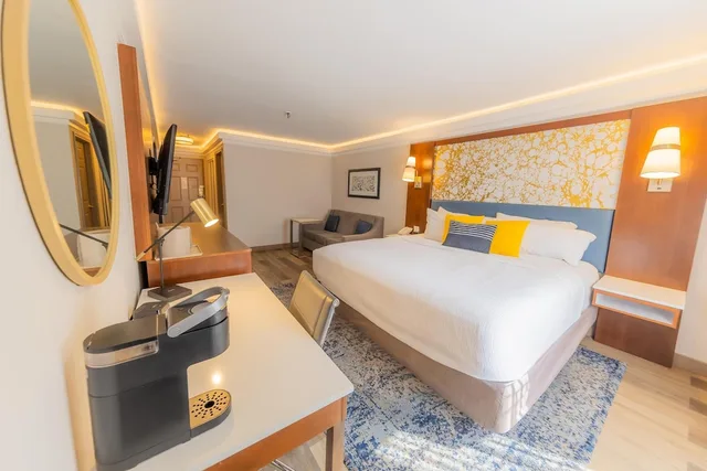 غرفة قياسية بسرير كينج مع أريكة، The Westfield Inn, BW Signature Collection 3/10