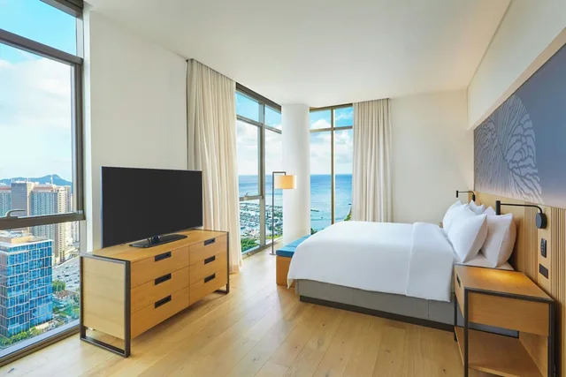 2 Bedrooms, Residential, Penthouse, Suite, 2 King Beds, Ocean View, Kitchen، Renaissance Honolulu Hotel & Spa 2/3