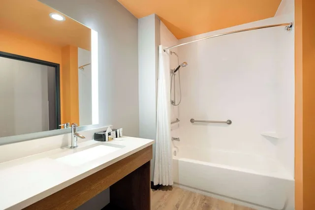 Standard, Single, 2 Queen Beds, Accessible، La Quinta Inn Suites By Wyndham San Antonio Seaworld Lafb 3/4
