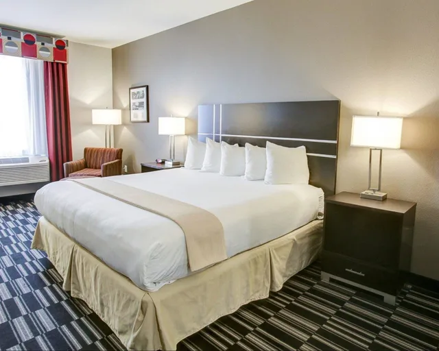 غرفة بسرير كينج لذوي الإعاقة، Quality Inn & Suites Bryan-College Station 2/3