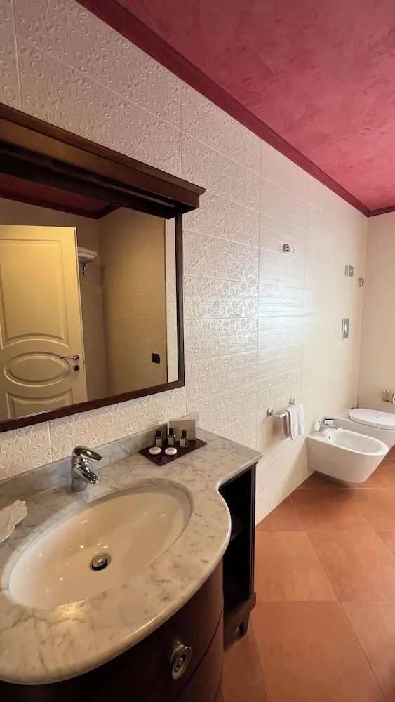 جناح بسرير مزدوج، Artemis Hotel 4/6