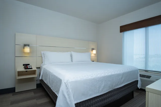 غرفة قياسية بسريرين كوين، Holiday Inn Express and Suites Orlando - International Drive 2/7
