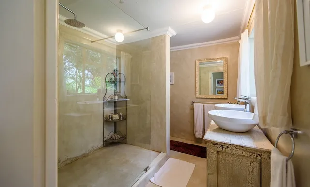 Family Suite, Garden, 2 Double Beds، Khaya Ndlovu Manor House 7/8