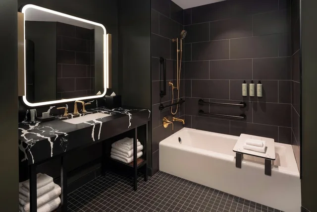 Tower, Classic, 2 Queen Beds, Accessible، Asher Adams, Autograph Collection 4/4