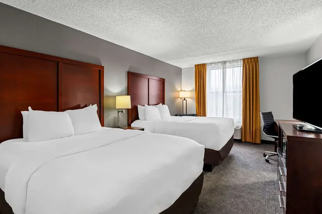 Room, 2 Queen Beds, Comfort Inn Staunton 2/2