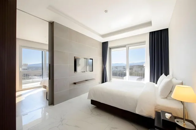 جناح جونيور تنفيذي بإطلالة جزئية على البحر مع دخول الصالة، St. John's Hotel 2/2