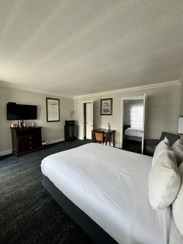1 Bedroom, Suite, 2 Queen Beds, Stargazer Inn And Suites 7/10