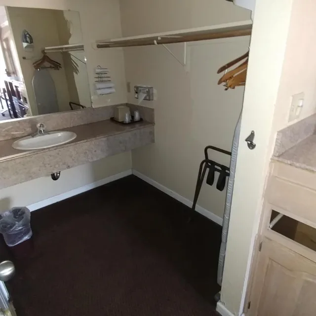 جناح بسرير كينج، Executive Inn And Suites Sacramento 7/8