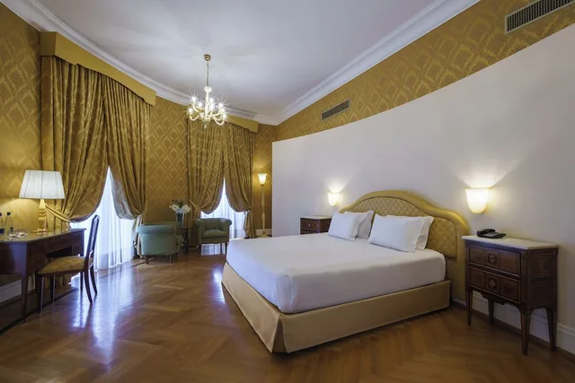 Executive, Suite, King Bed, Sea View, Eurostars Hotel Excelsior 3/10