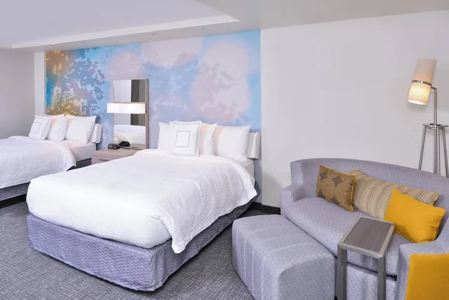 غرفة بسريرين كوين مع أريكة لذوي الإعاقة، COURTYARD COLUMBUS GROVE CITY 3/3