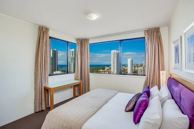 2 Bedrooms, Queen and Twin Beds, Mantra Broadbeach on the Park 3/7