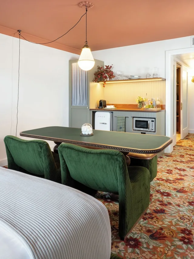 Deluxe, King Bed, Pool View, Pool Side, Palihouse West Hollywood 1/3