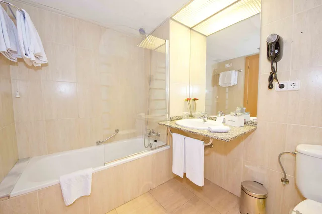 غرفة ثلاثية بثلاثة أسرّة بمطبخ، Aparthotel Atenea Valles 6/8