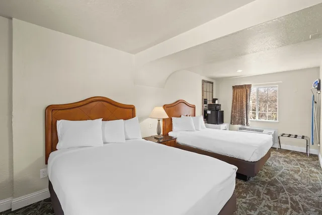 غرفة بسريرين كوين، Rose Garden Inn - San Jose Airport 5/10