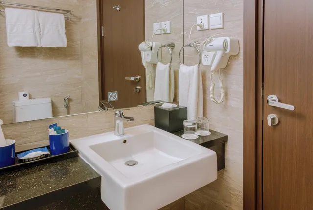 غرفة ديلوكس بسرير كينج، Aston Gorontalo Hotel & Convention Center 7/7