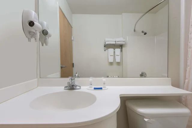 جناح بسرير كوين، Microtel Inn & Suites by Wyndham Altus 2/2