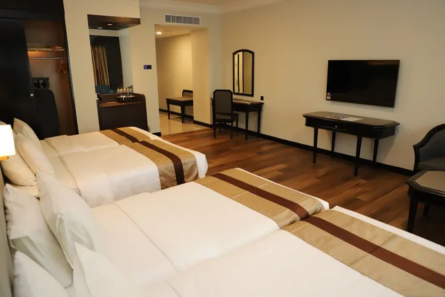 غرفة ديلوكس عائلية رباعية بأربعة أسرّة، Grand Darul Makmur Hotel Kuantan 4/8