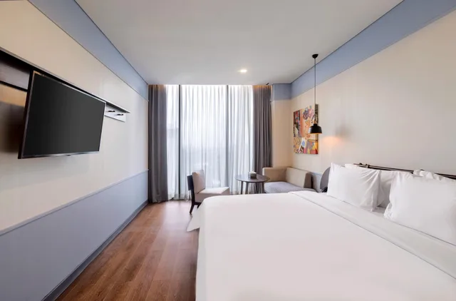 Executive, City View, ARTOTEL Hub Simpang Temu 1/2