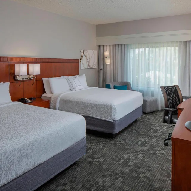 Room, 2 Double Beds, Bathtub, Accessible, Courtyard by Marriott Orlando International Drive/Convention Center 1/5
