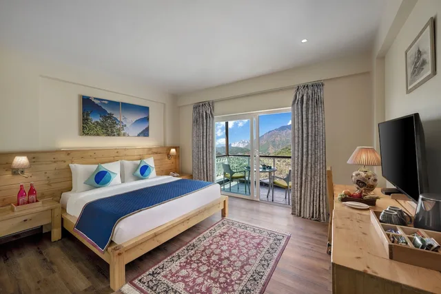 جناح كلوب تنفيذي بسرير كينج بشرفة، JuSTa Luxe Birding Resort and Spa Dharmshala 1/6