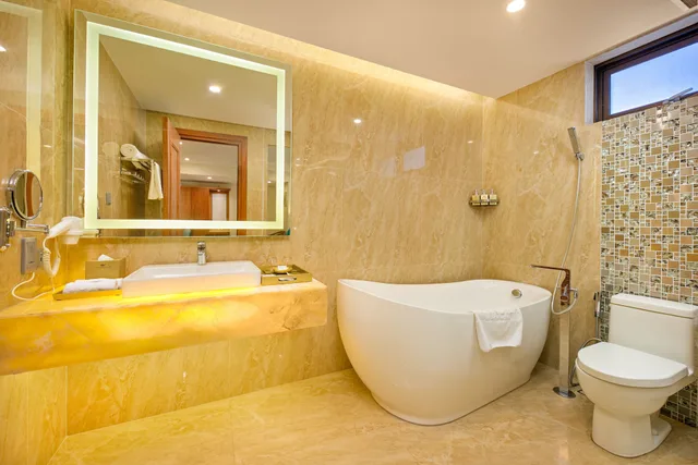 Deluxe, 2 Double Beds, Ocean Front, Balcony, Mandila Beach Hotel Danang 7/7