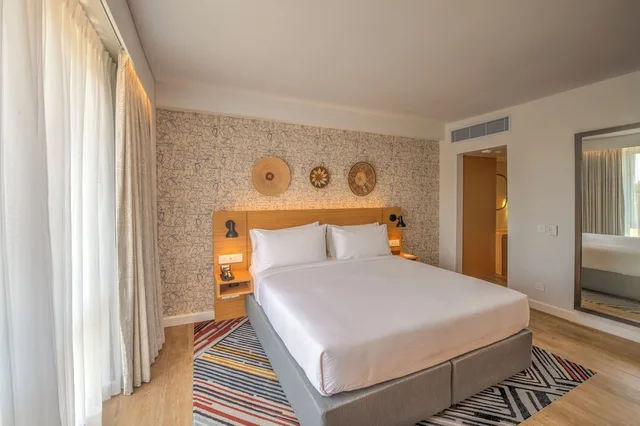 جناح بسرير فردي بغرفتي نوم، Holiday Inn Lusaka 3/4