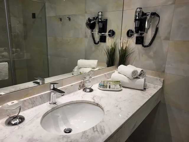 غرفة سوبيريور بسرير كينج بشرفة، Xenon Hotel 4/4