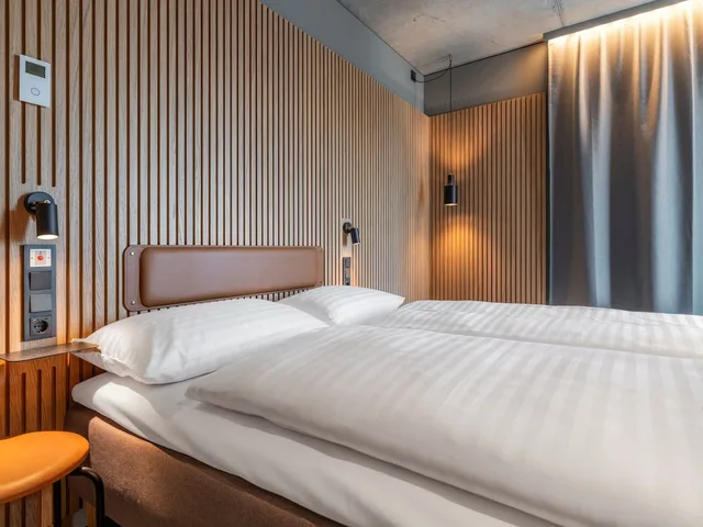 غرفة بزنس بسرير كينج، Zleep Hotel Hamburg Volkspark 1/3