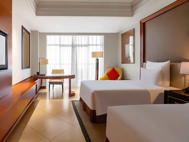 Executive, Twin Beds, River View, Balcony, Pullman Haikou 2/3