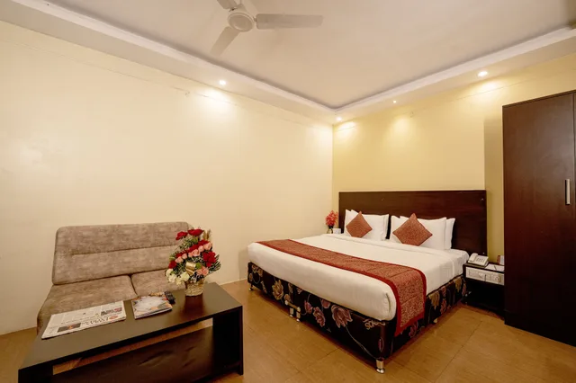 غرفة بسرير كوين في الطابق الأرضي، TGI STAR Holidays Yercaud 3/3