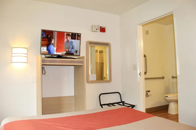 غرفة ديلوكس بسرير كوين، Motel6 Enfield, CT - Hartford 6/7
