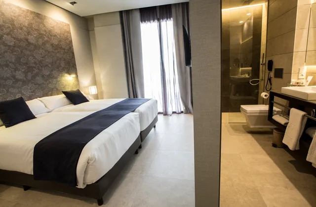 غرفة كلاسيكية بسرير مزدوج أو سريرين منفصلين، Vincci Mercat Hotel 2/4