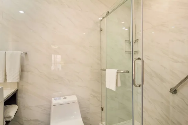 غرفة قياسية بسريرين كوين، Best Western Historic Bayfront 2/2