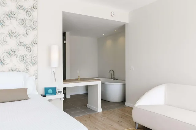 جناح جونيور بإطلالة على المسبح، AluaSoul Ibiza - Adults Only 5/5