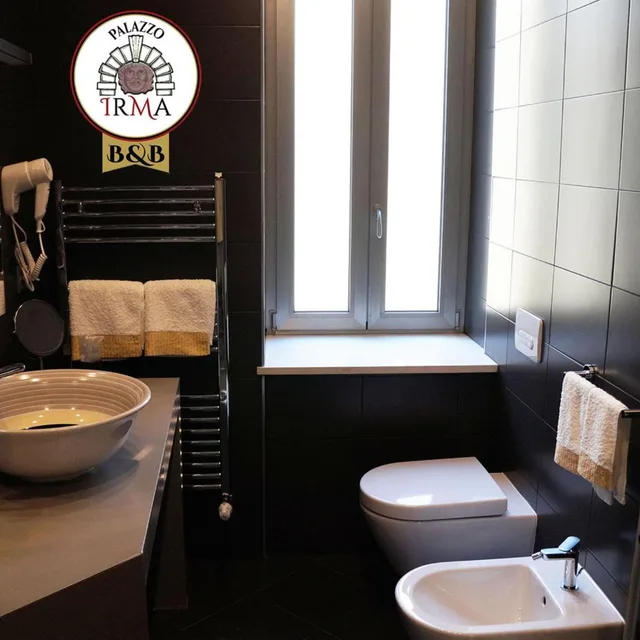غرفة بسرير كينج بشرفة، B&B Palazzo Irma 7/9