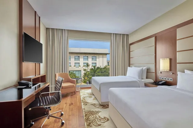 غرفة قياسية بسريرين منفصلين، Courtyard By Marriott Kochi Airport 2/4
