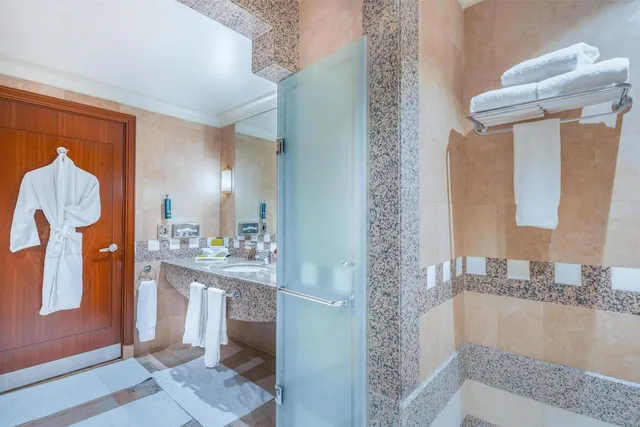 غرفة رئاسية بسريرين كينج، المدينة هيلتون(Madinah Hilton Hotel) 5/6
