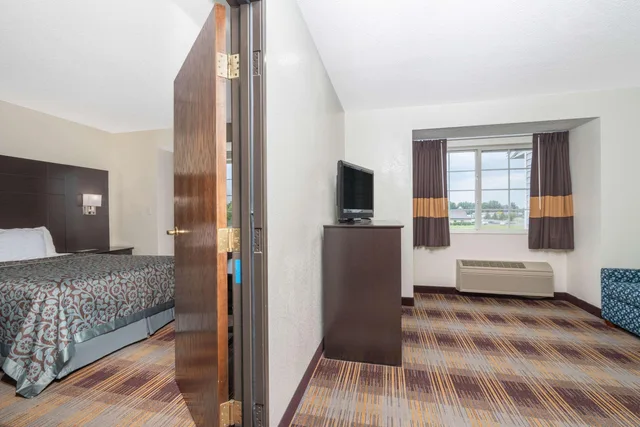 غرفة رباعية بسرير كوين، Days Inn By Wyndham Faribault 1/1