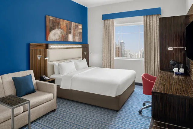 غرفة بسرير كينج، Holiday Inn Express Dubai Safa Park 1/3