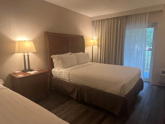 Room, 2 Queen Beds, Balcony, Hill Side، Hidden Valley Resort, Ascend Hotel Collection 3/6