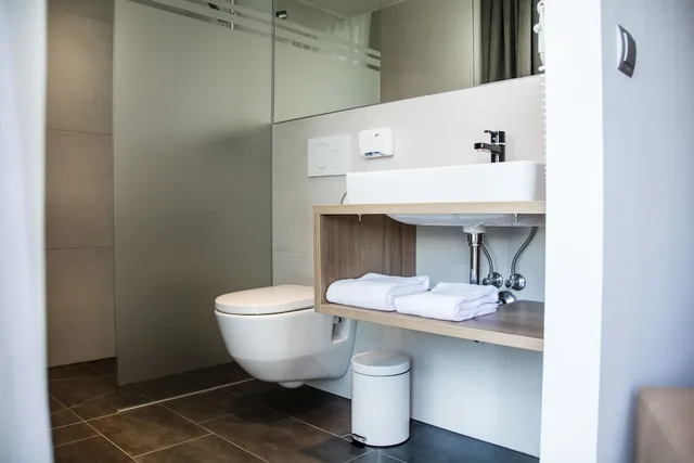 غرفة كومفورت بسرير مزدوج بشرفة، Hotel Rocket Rooms Velden 7/7