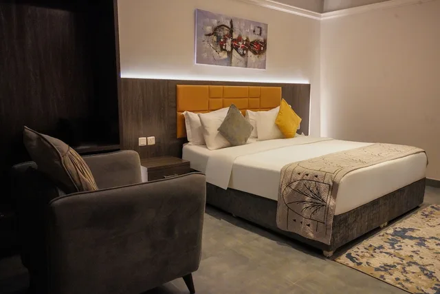 غرفة قياسية بسرير كينج، مومنتس ليفنج قرطبة(Tura Residence Qurtoba) 5/8