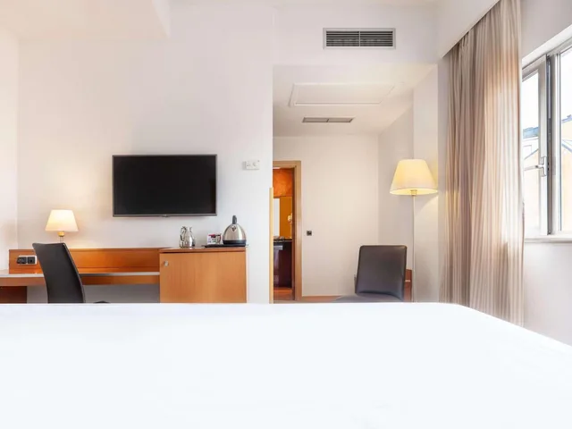 غرفة بريميوم بسرير كينج، Hotel Zentral Leon 4/5
