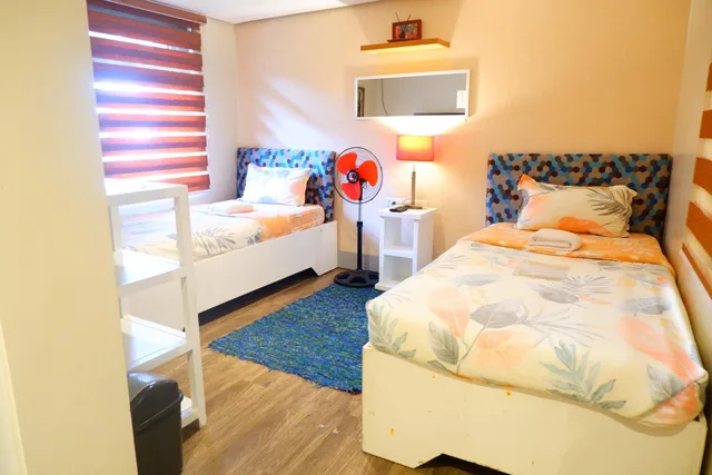 غرفة ديلوكس بسريرين منفصلين، OYO 492 Sunset View Ridge Residences 1/10